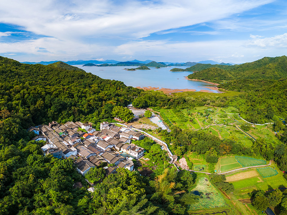 风景如画的荔枝窝客家村