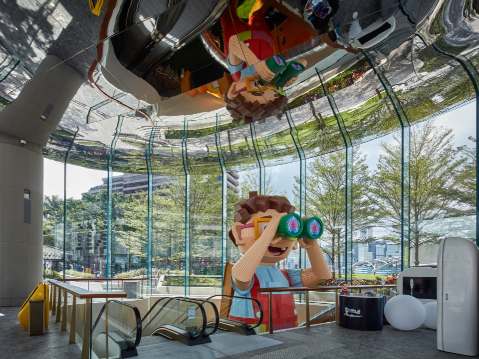 K11人文购物艺术馆的Atrium Oculus内独特的圆形天窗建筑特征。