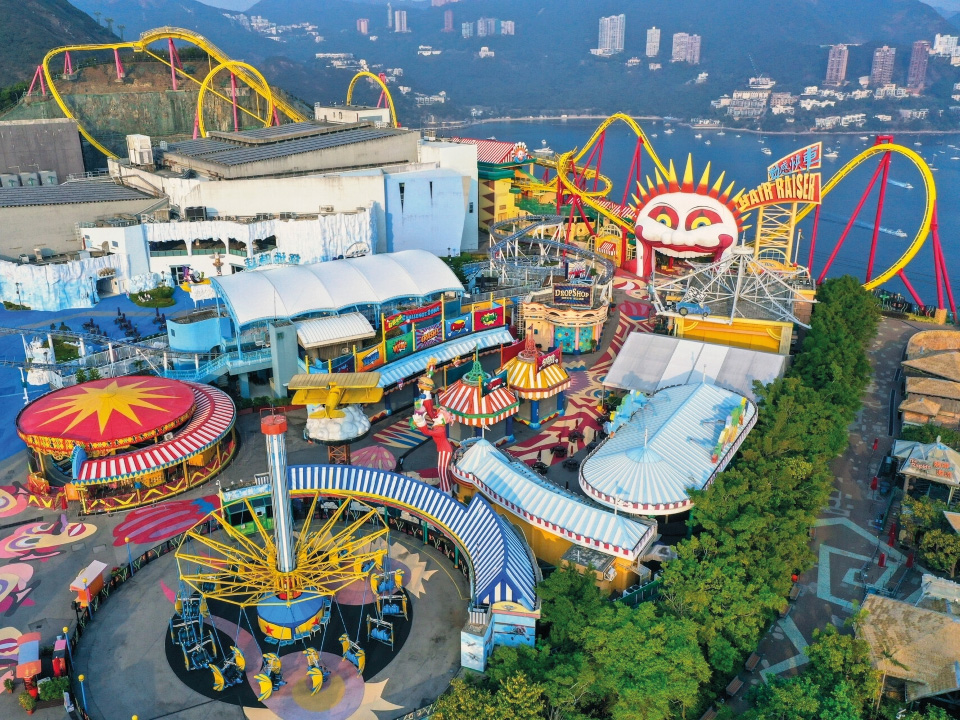 香港海洋公园游乐设施的鸟瞰图。 