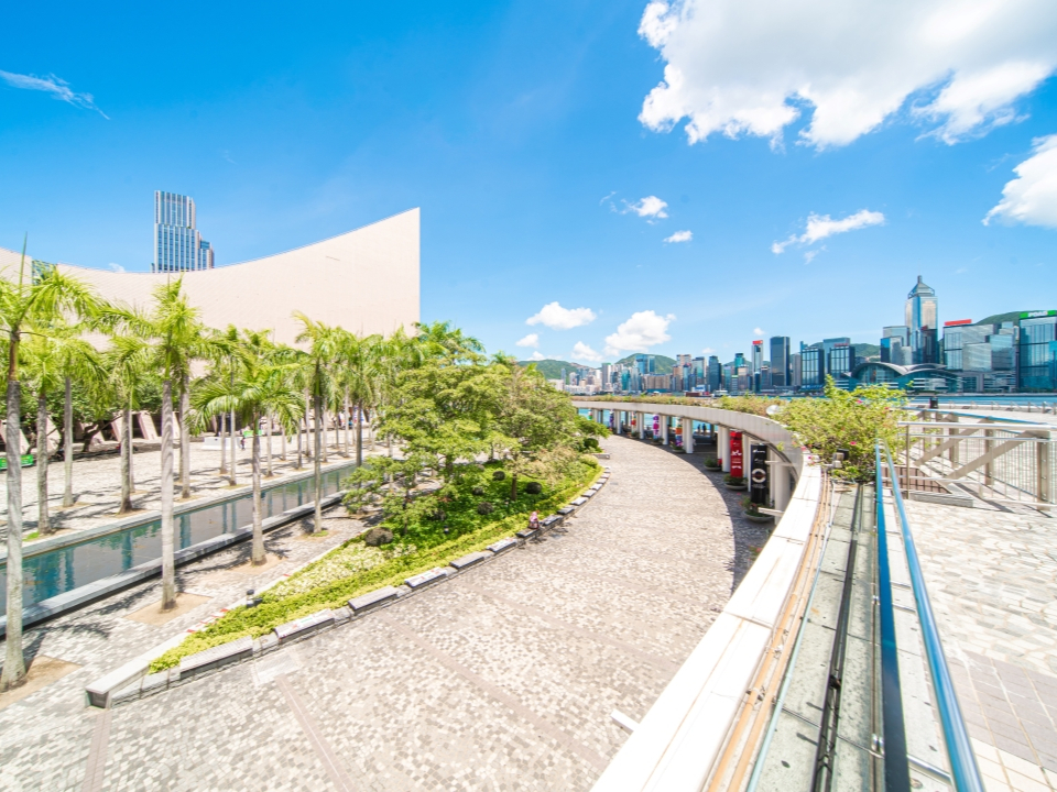  尖沙咀海滨花园的香港文化中心。