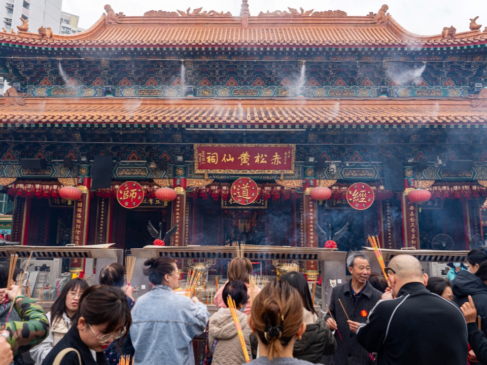 大仙祠香火鼎盛。