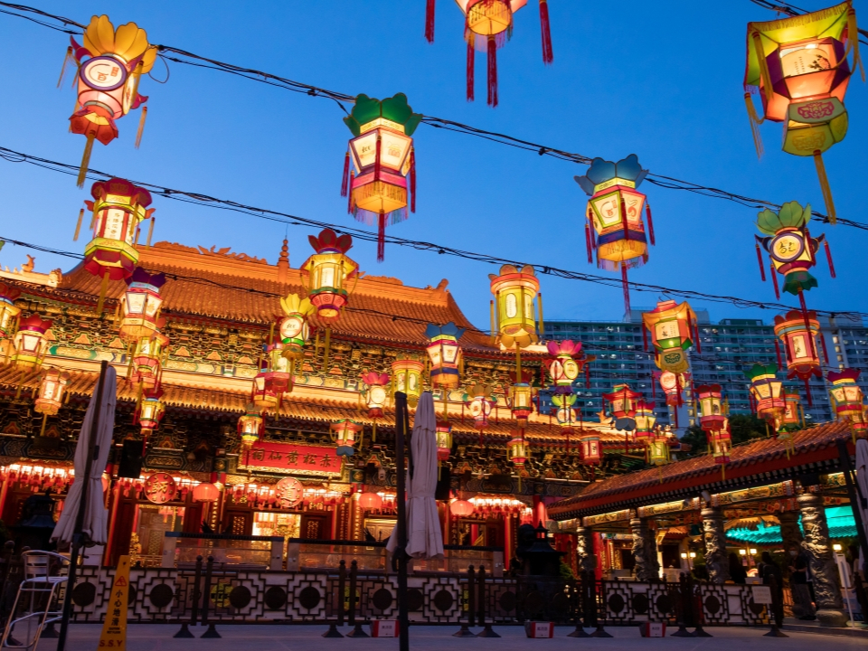 晚上的黄大仙祠。