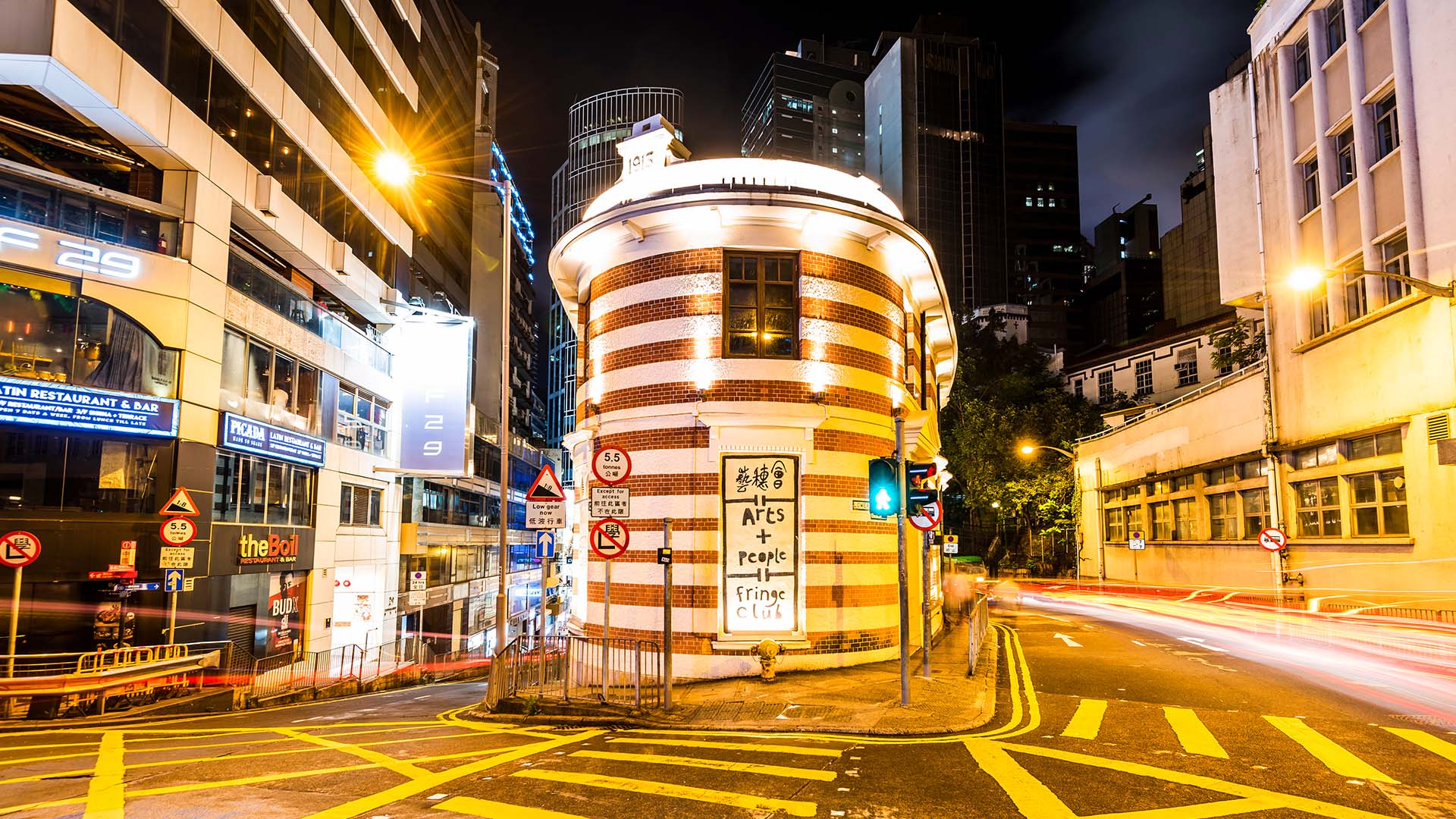 漫步“旧城中环”,感受艺术气息、享受咖啡香气 | 香港旅游发展局