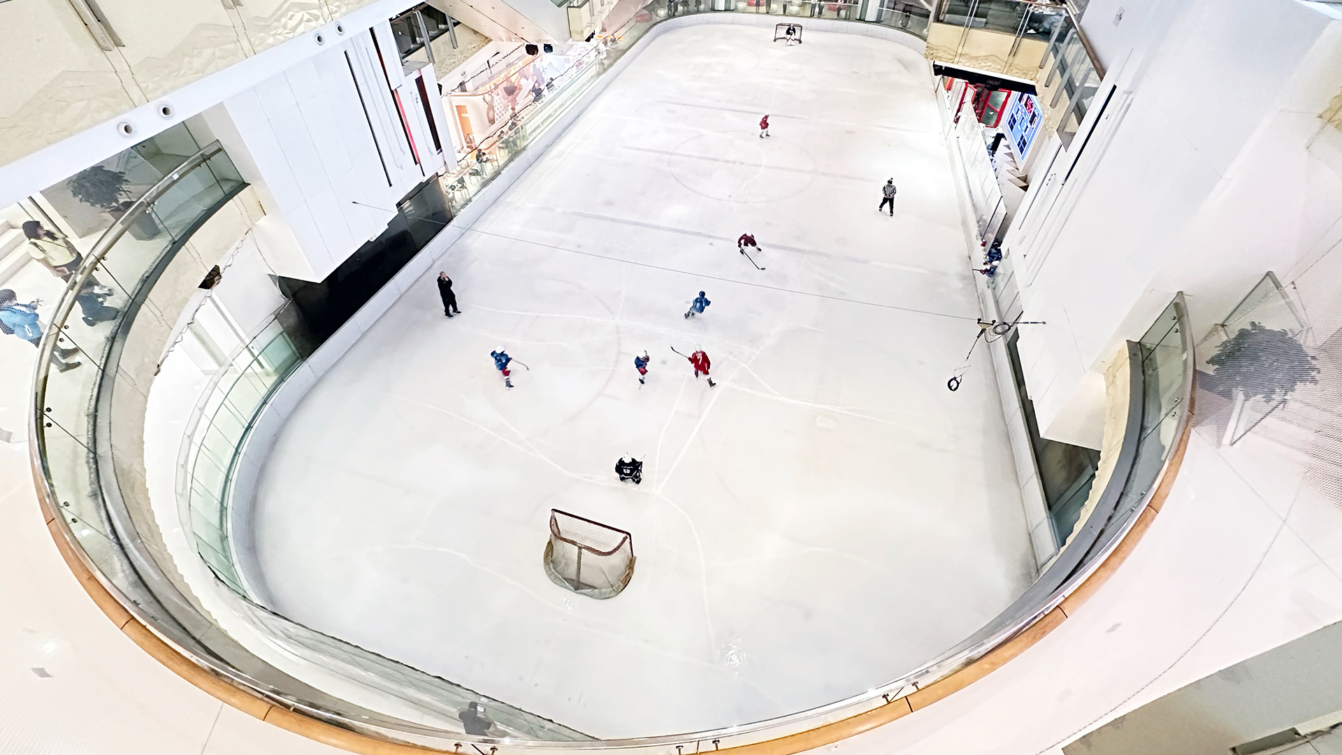 ELEMENTS圆方购物中心大型溜冰场