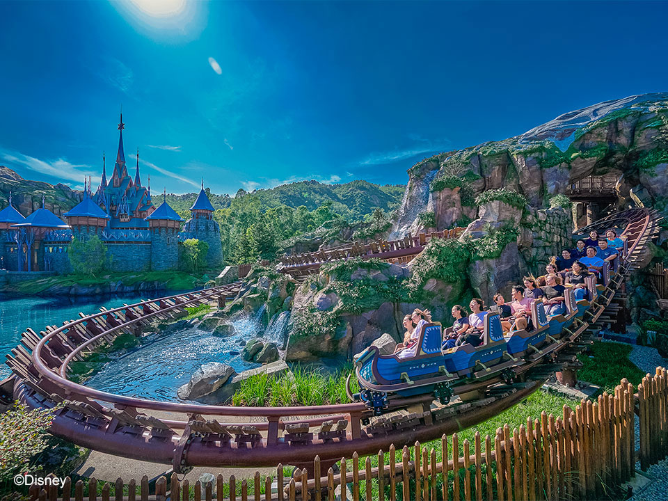 World of Frozen Oaken's Sliding Sleighs
