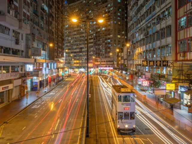 搭上“叮叮车”穿梭香港的快乐之地