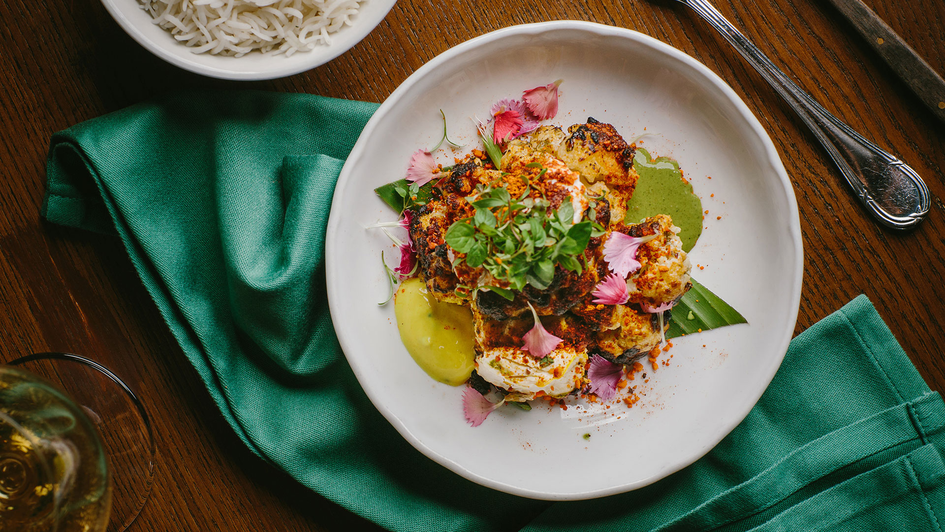 New Punjab Club的烤椰菜花