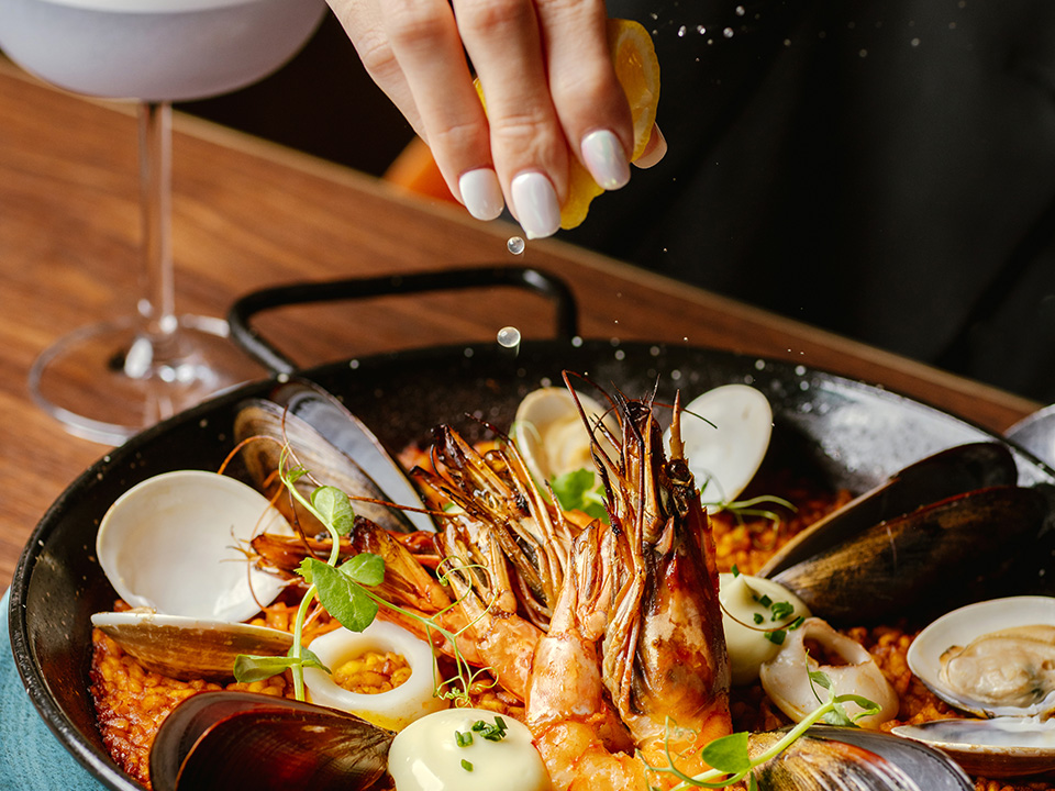 Quiero Más的海鲜炖饭。