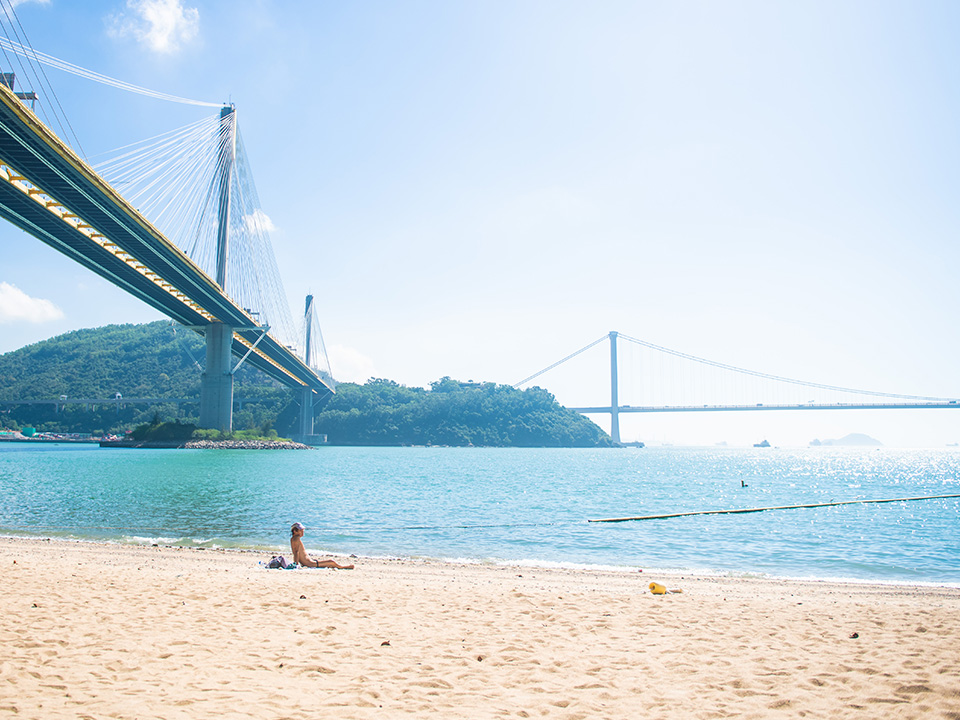 在丽都湾可以同步欣赏汀九桥及青马大桥的美景。