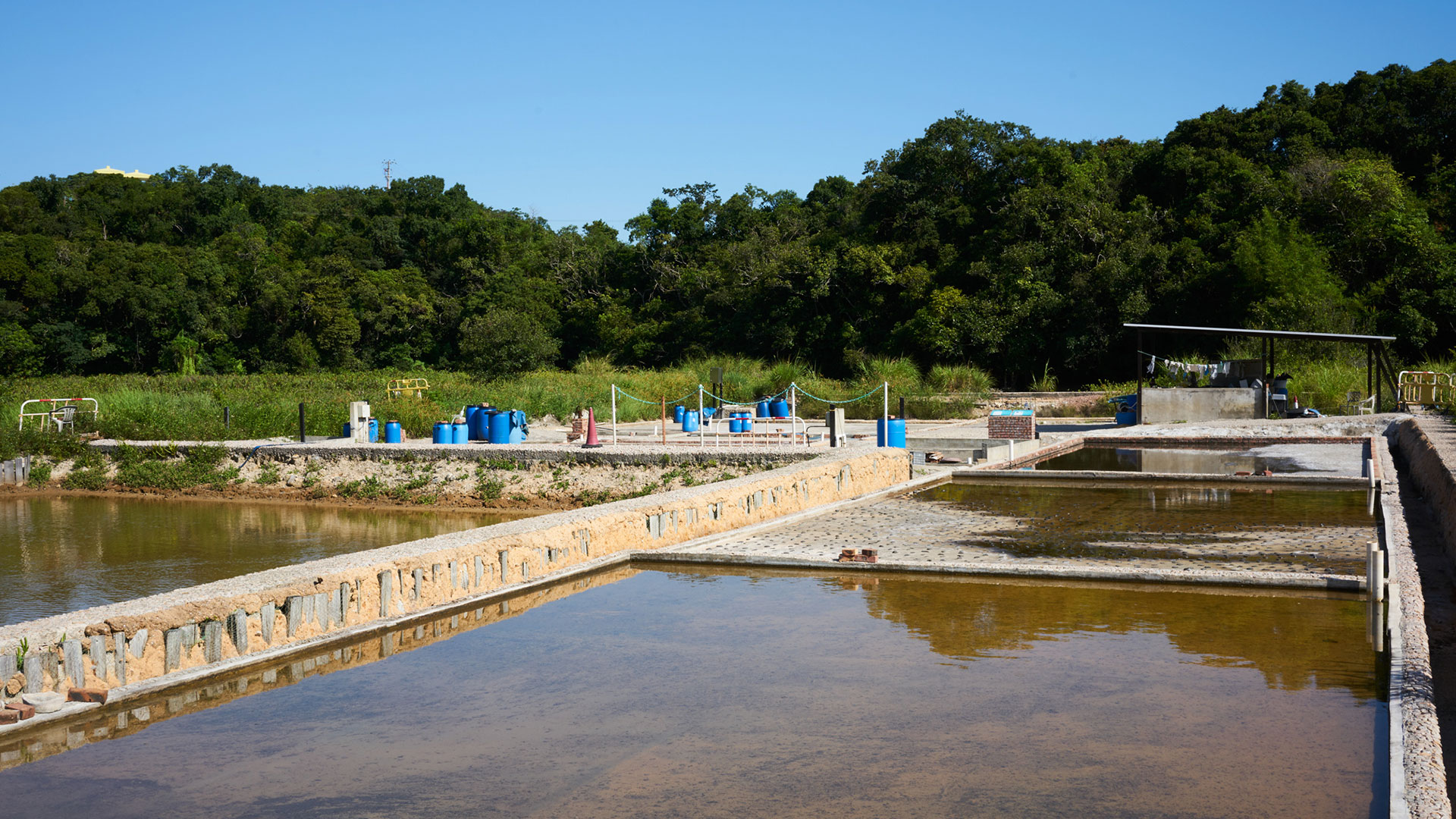 盐田梓传统晒盐方式