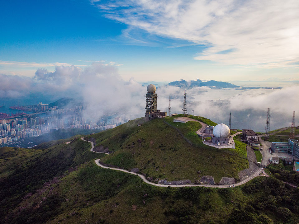 大帽山山顶上的天气雷达站