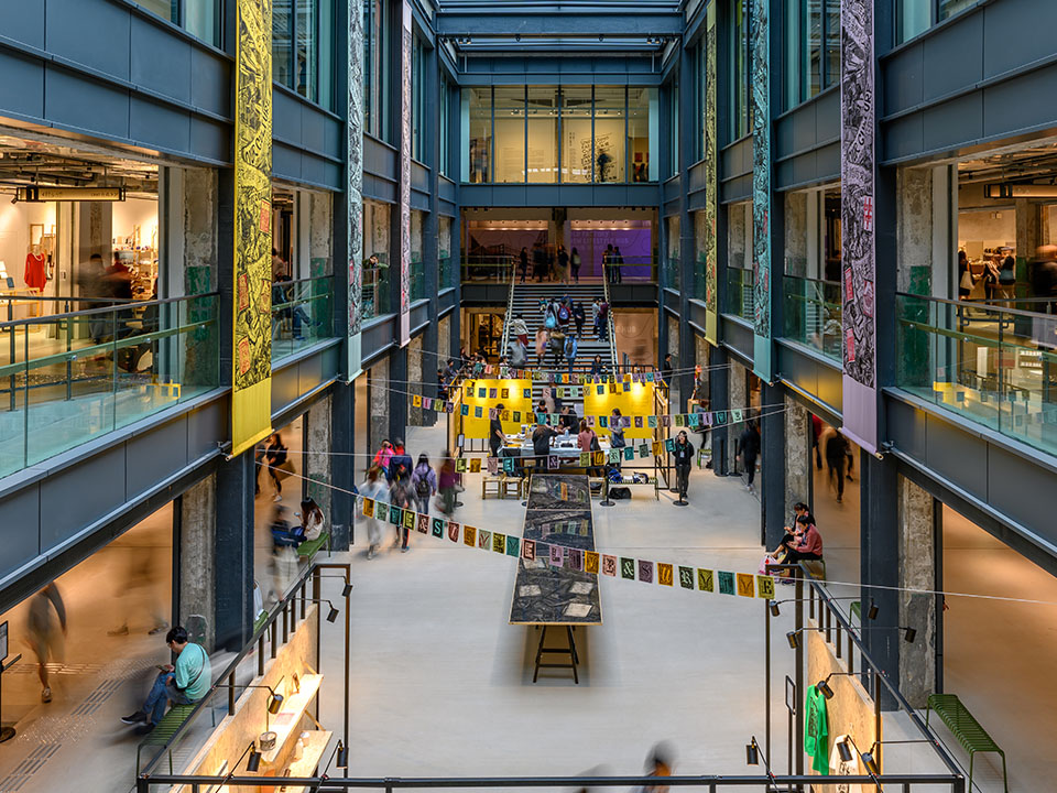 一站式休闲购物文化地标南丰纱厂适合家庭型游客，更可带宠物同游。