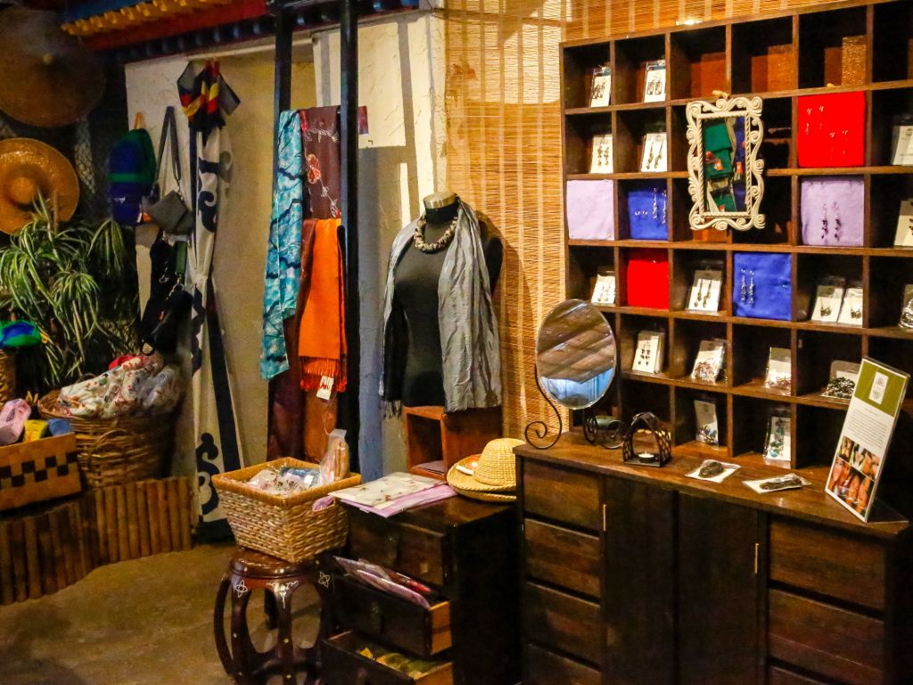 国际十字路会村