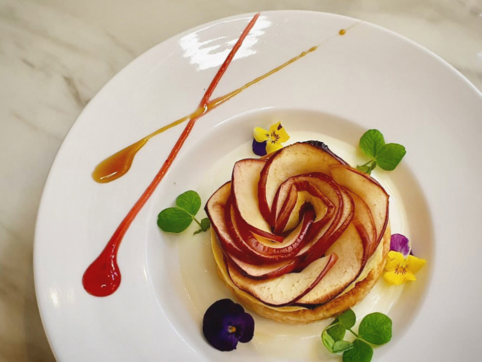 The Ground Kitchen的玫瑰苹果派。