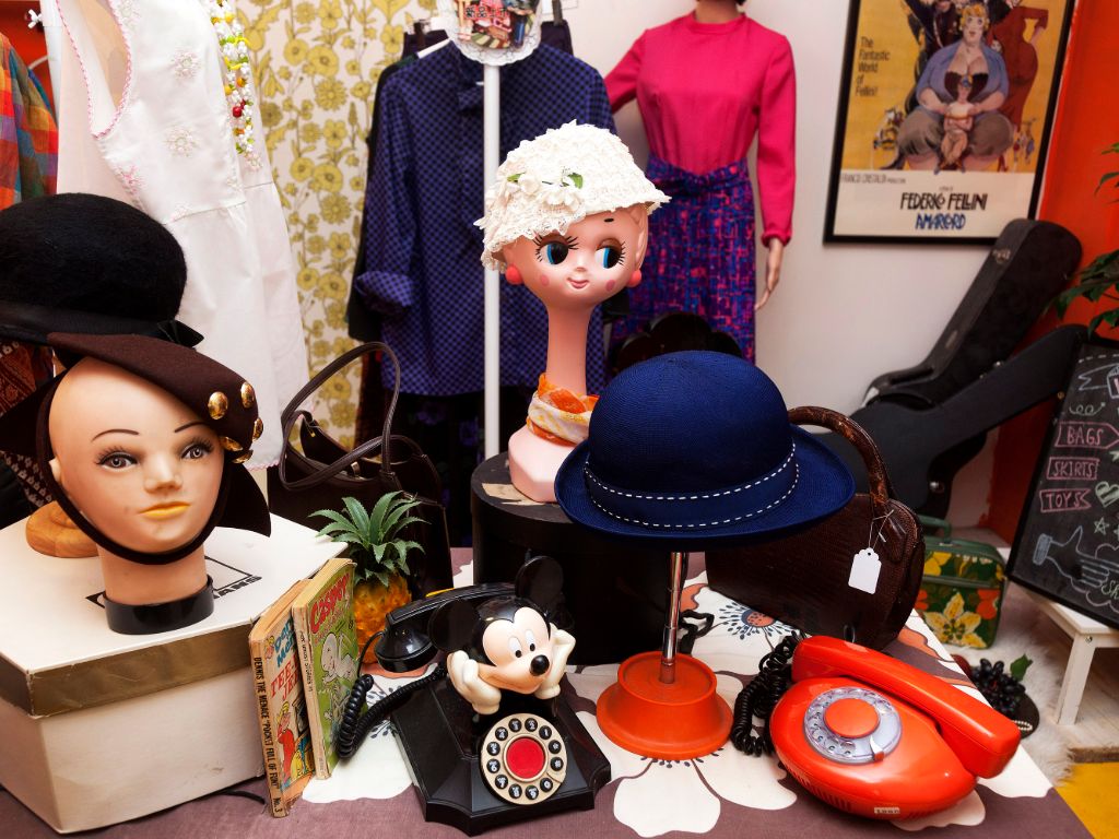 Little Dot Vintage Shop