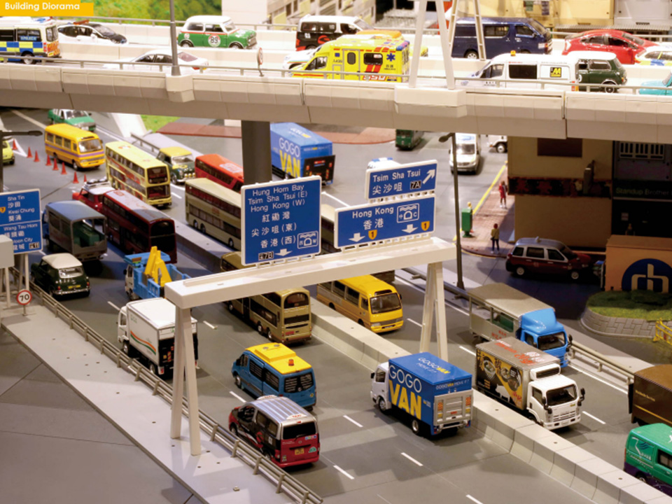 把TINY HK的精致模型买回家，组合自己的迷你香港！