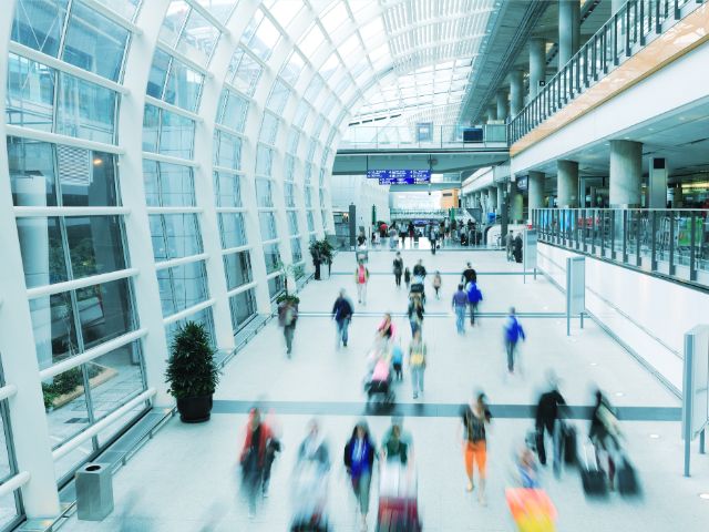 交通网络四通八达，出行很方便