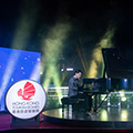 国际青年钢琴家牛牛（张胜量）为香港观众献上现场演出。